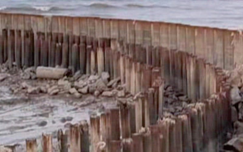 江蘇濱海風電場臨海風機道路、平臺防沖墻工程